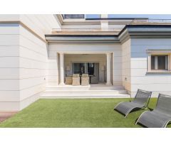 CHALET DE LUJO EN VENTA CON PISCINA  DE AGUA SALADA Y SALA DE OCIO EN ARENALES DEL SOL