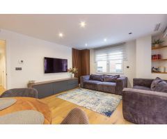 EXCELENTE VIVIENDA CON INMEJORABLE UBICACIÓN