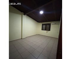 Encanto y versatilidad en Las Pajanosas | Vivienda con patio + local diáfano