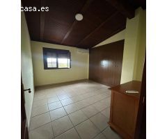 Encanto y versatilidad en Las Pajanosas | Vivienda con patio + local diáfano
