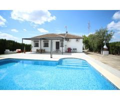 Chalet Unifamiliar con Piscina, Casa de Invitados y Parcela Llana de 1.461 m² en Las Pajanosas Golf