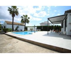 Chalet Unifamiliar con Piscina, Casa de Invitados y Parcela Llana de 1.461 m² en Las Pajanosas Golf
