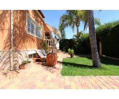 CHALET EN VALVERDE, ZONA URBANA, A UN PASO DE LA PLAYA Y LISTO PARA ENTRAR A VIVIR.