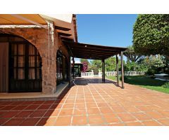 CHALET EN PEÑA DE LAS AGUILAS, ZONA URBANA, CON TODO LUJO DE DETALLES.