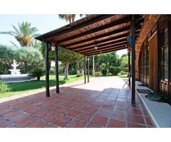 CHALET EN PEÑA DE LAS AGUILAS, ZONA URBANA, CON TODO LUJO DE DETALLES.