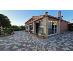 CHALET CON PISCINA A UN PASO DE  ELCHE