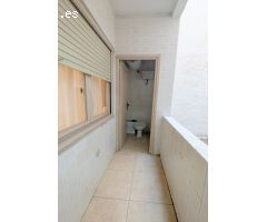 ¡ JUNTO PISOS AZULES, CON ASCENSOR, BALCÓN Y LISTO PARA ENTRAR A VIVIR !