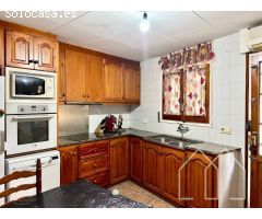 Chalet en Venta en Llagostera, Girona