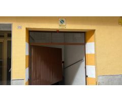 Plaza de garaje para vehículo compacto