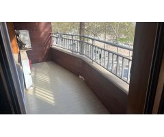 No es la oficina más bonita del mundo. Pero está donde hay que estar.