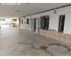Bar restaurante y piso en venta en la población de Domeño
