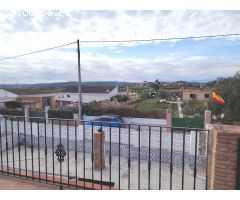 Chalet espacioso situado entre Llíria y Pedralba