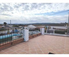 Chalet espacioso situado entre Llíria y Pedralba