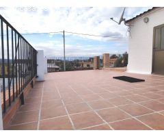 Chalet espacioso situado entre Llíria y Pedralba