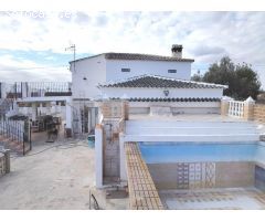 Chalet espacioso situado entre Llíria y Pedralba