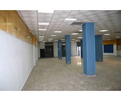 Alquiler local comercial en Orihuela, 120 m2. de superficie,  con 1 aseo.