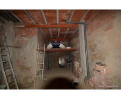 Casa en construcción en Orihuela zona Centro, 115 m2. construidos, dos plantas totalmente diáfanas.