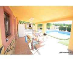 Chalet con parcela en Orihuela zona La Murada. Vivienda de 82 m2. con parcela de 12.700 m2.