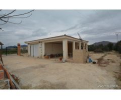 Terreno rural en Bigastro. Parcela de 3.500 m2. de superficie con casa de unos 91 m2.