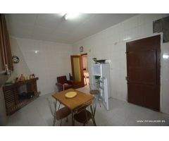 Casa en la pedanía de Molins, Orihuela. 3 habitaciones, 1 baño, 1 aseo y garaje.