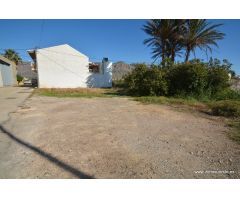 Solar en Orihuela zona Ctra. de Beniel, 969 m2. de superficie con casa habitación.
