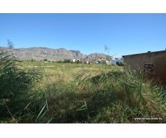 Solar en Orihuela zona Ctra. de Beniel, 969 m2. de superficie con casa habitación.