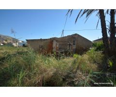 Solar en Orihuela zona Ctra. de Beniel, 969 m2. de superficie con casa habitación.