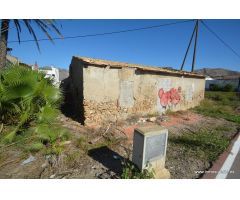 Solar en Orihuela zona Ctra. de Beniel, 969 m2. de superficie con casa habitación.