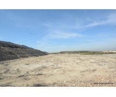 Finca rústica en la Dehesa de Pinohermoso de unos 115.000 m2. de superficie, con balsa para riego.