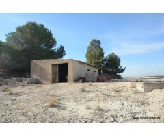 Finca rústica en la Dehesa de Pinohermoso de unos 115.000 m2. de superficie, con balsa para riego.