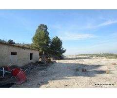 Finca rústica en la Dehesa de Pinohermoso de unos 115.000 m2. de superficie, con balsa para riego.