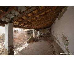 Gran casa para reformar en el centro de Torrevieja junto playa del Acequión.