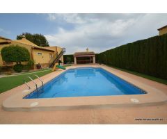 Bonito y coqueto Chalet en la pedanía de La Matanza (Orihuela) con 120 m2. construidos.