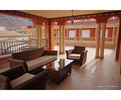 Impresionante chalet en la pedanía de La Aparecida con piscina climatizada cubierta.