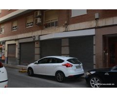 Alquiler de local comercial con dos persianas en pleno centro de la ciudad de Orihuela.