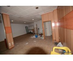 Alquiler de local comercial con dos persianas en pleno centro de la ciudad de Orihuela.