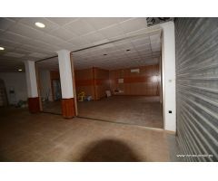 Alquiler de local comercial con dos persianas en pleno centro de la ciudad de Orihuela.