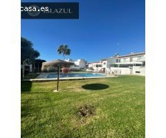 MAGNIFICA CASA DE ESQUINA EN URBANIZCION CON PISCINA