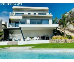 Villa de Lujo en Venta en Castelldefels, Barcelona