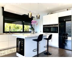 Villa de Lujo en Venta en Castelldefels, Barcelona