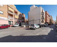 Solar de 97 m², uso residencial y orientación Este/Oeste