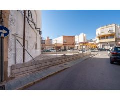 Solar de 97 m², uso residencial y orientación Este/Oeste