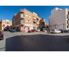 Solar de 97 m², uso residencial y orientación Este/Oeste