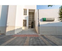 Solar de 97 m², uso residencial y orientación Este/Oeste