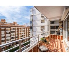 Espacio, luz y una ubicación inmejorable en pleno centro de Almería