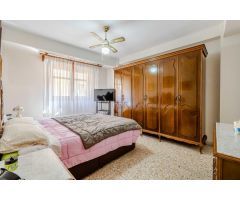 Amplia vivienda a la venta  en el casco histórico