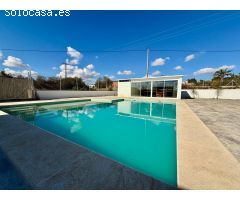 Chalet en peña las aguilas con tres habitaciones, piscina privada diseño minimalista