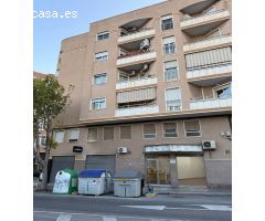 Local  comercial de 73 metros útiles junto al poli deportivo de carrus