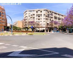 ¡¡¡ GRAN VIVIENDA CON VISTAS A LA PLAZA AMÉRICA, EXTERIOR Y CON GARAJE INCLUIDO !!!!