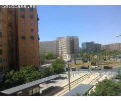 !!!! AMPLIO GARAJE Y TRASTERO JUNTO PARADA TRAM HOSPITAL ¡¡¡¡